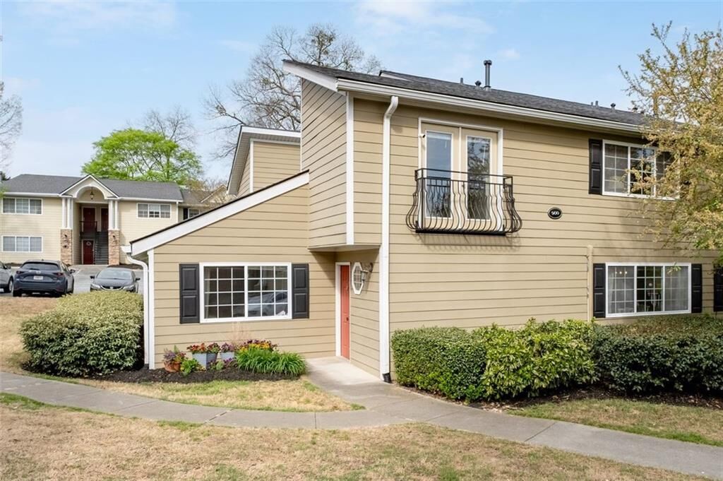 Property Photo: 1468 Briarwood Road NE 901 GA 30319