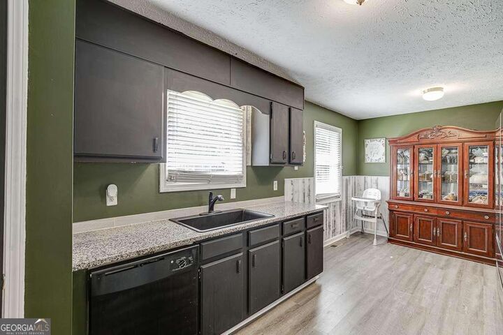 Property Photo: 2193 Kings Forest Drive SE GA 30013
