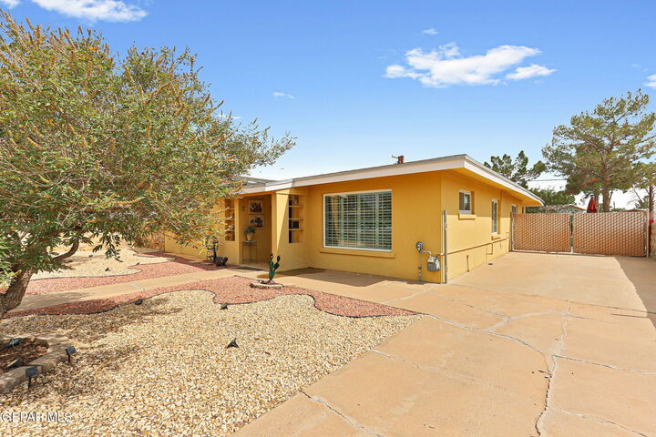 Property Photo:  304 Ben Swain Drive  TX 79915 