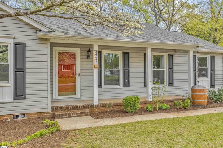 Property Photo: 4931 Crosscreek Lane SC 29615