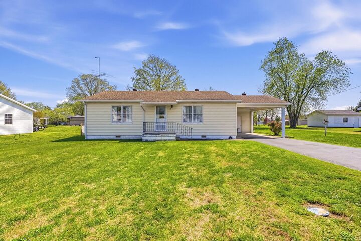 Property Photo:  36 Poplar Street  KY 42459 