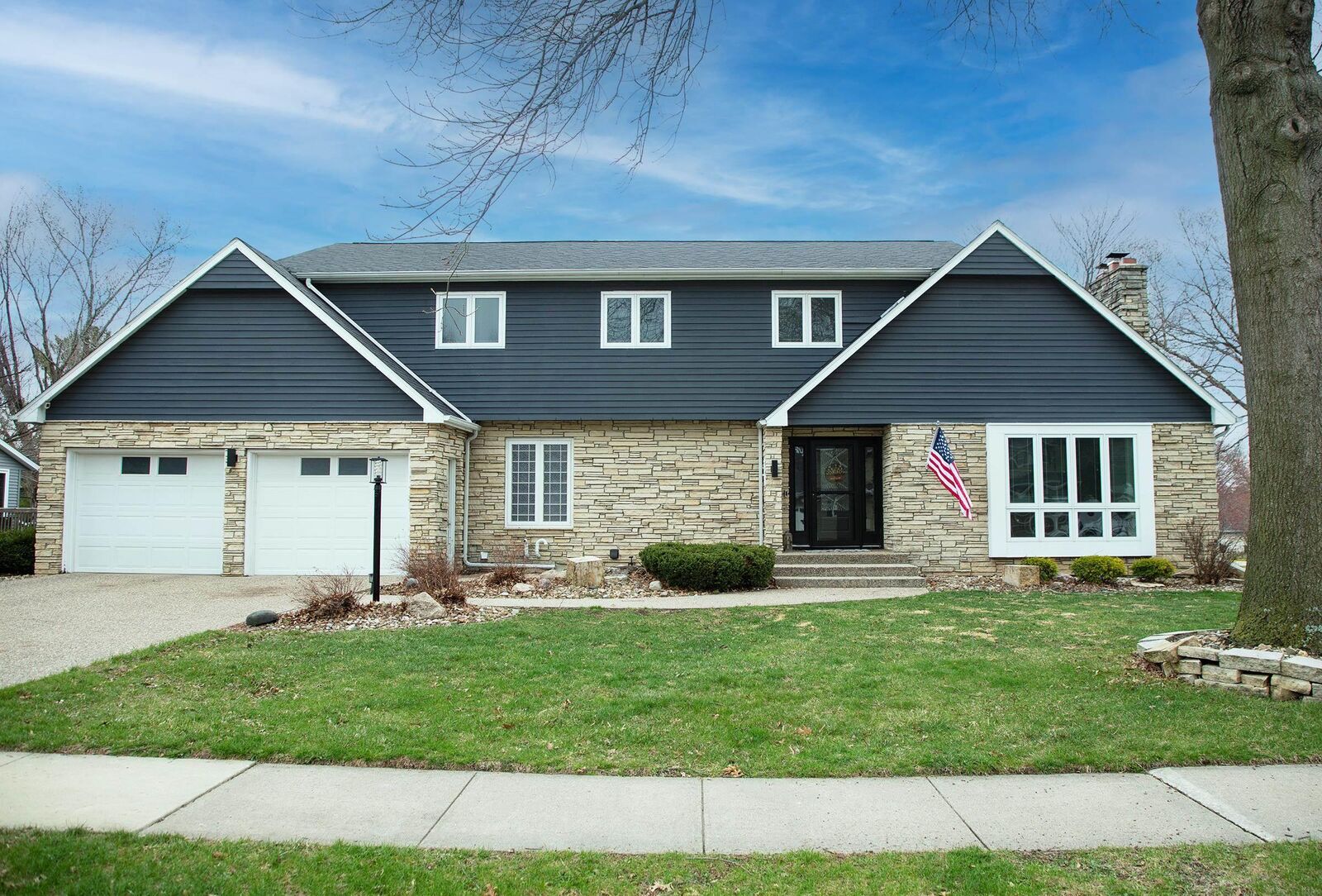 Property Photo:  1306 Grandview Avenue  IA 50677 