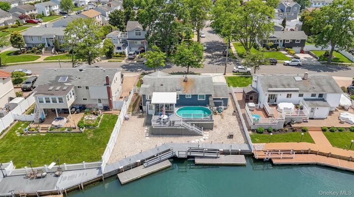 Property Photo:  3965 Darby Lane  NY 11783 