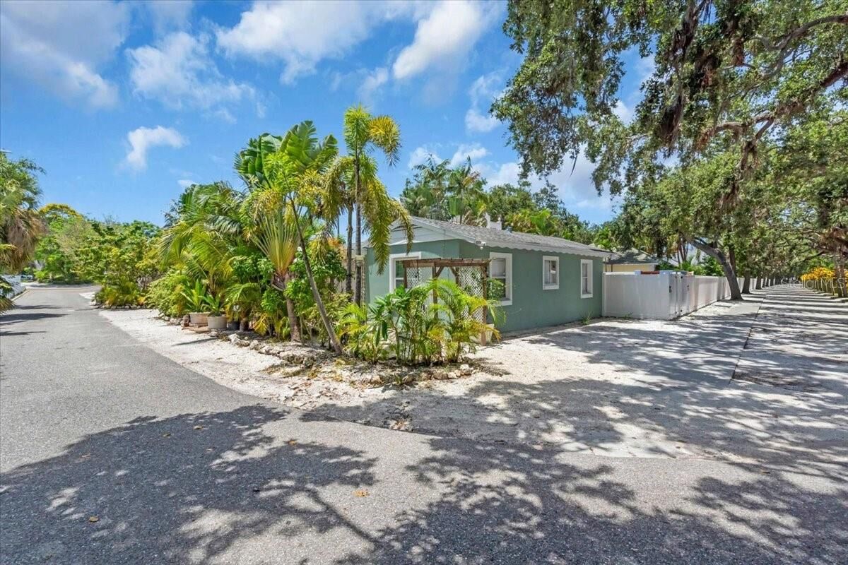 Property Photo:  1760 Wisconsin Lane  FL 34239 