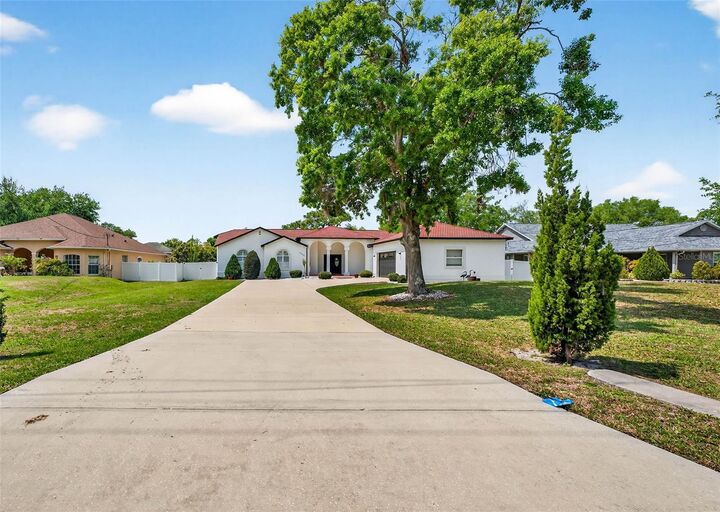 Property Photo:  15308 Otto Road  FL 33624 