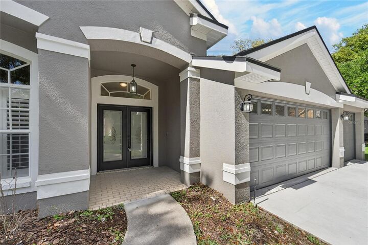 Property Photo:  5608 Osprey Park Place  FL 33547 
