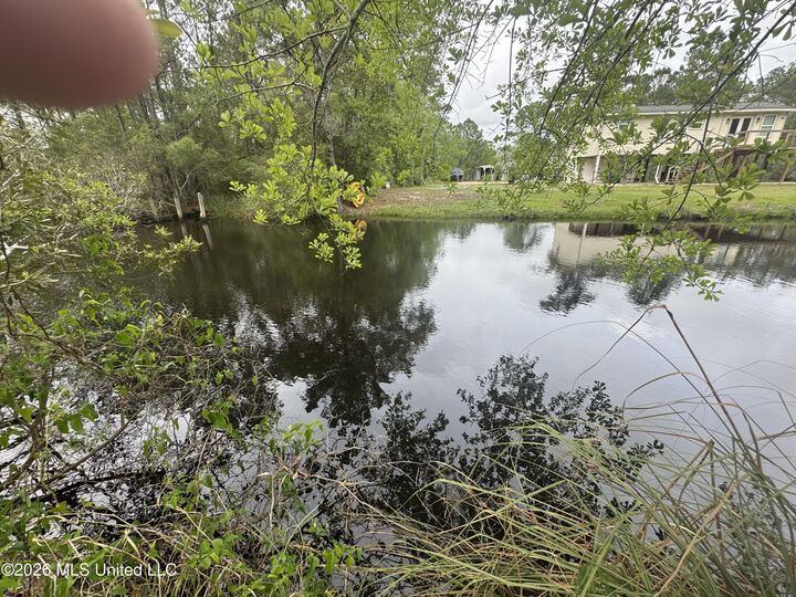 Property Photo:  Nsn 10-12 Monroe Street  MS 39576 