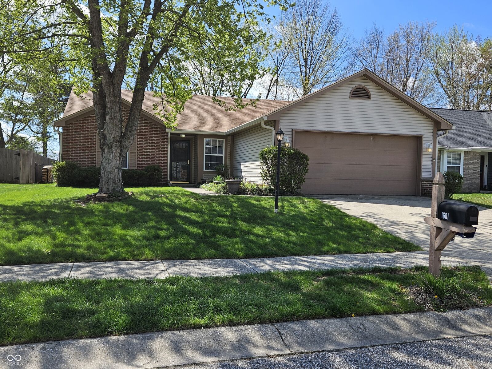 Property Photo: 1601 Cherrywood Court IN 46074