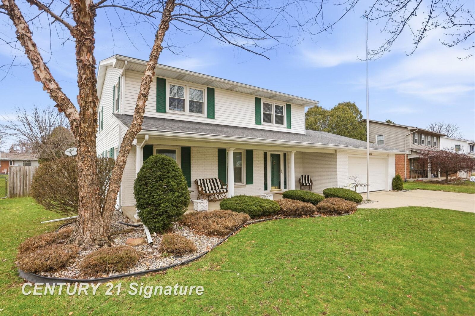 Property Photo:  4906 Audubon Drive  MI 48638 