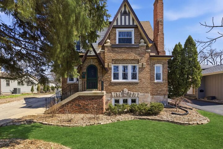 Property Photo:  4425 Wilson Avenue  IL 60515 