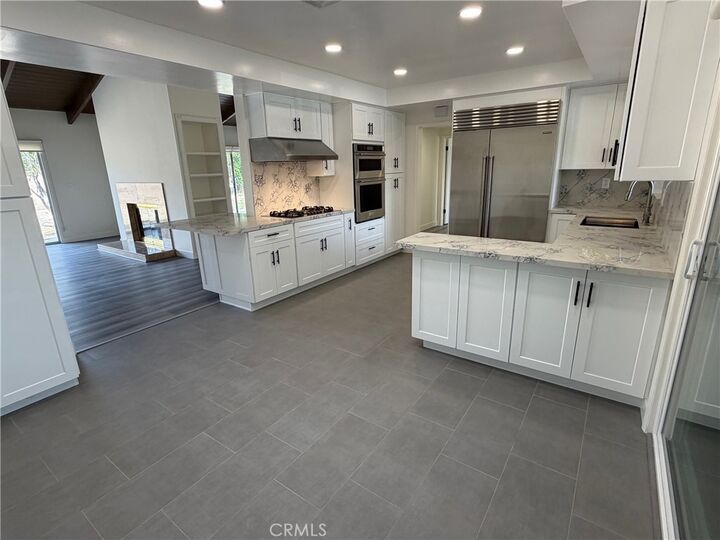 Property Photo: 5301 Dubois CA 91367