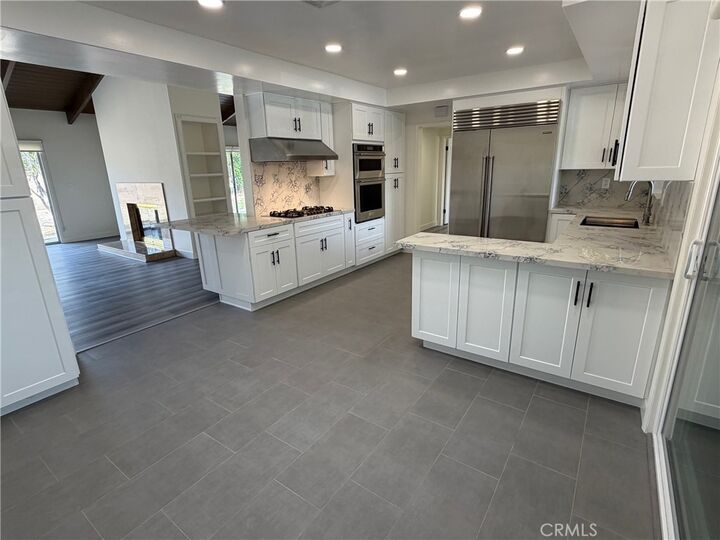 Property Photo:  5301 Dubois  CA 91367 