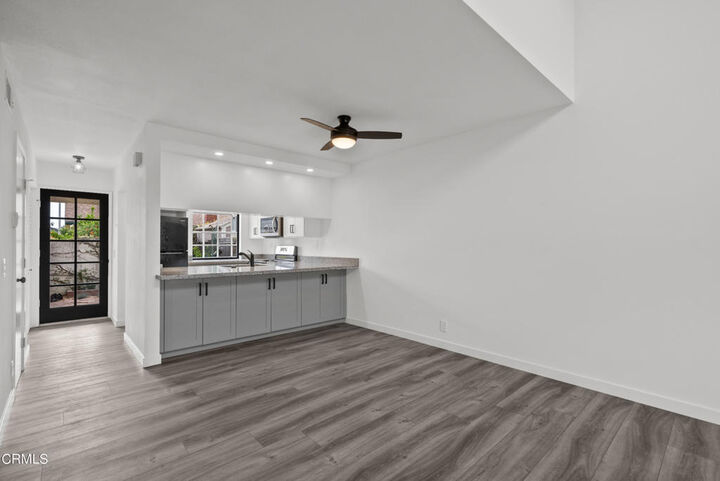 Property Photo:  1223 Chelan Lane  CA 93004 