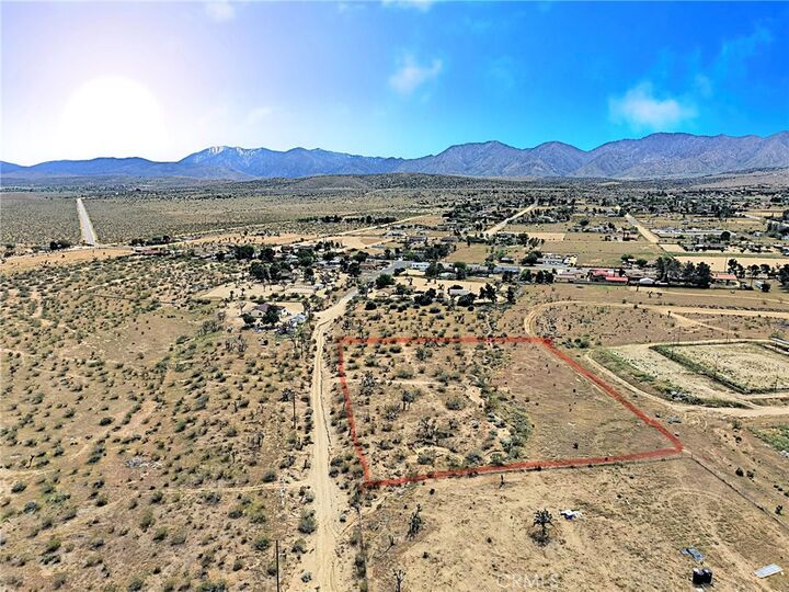 Property Photo:  0 Ste Vic Ave V13  CA 93553 