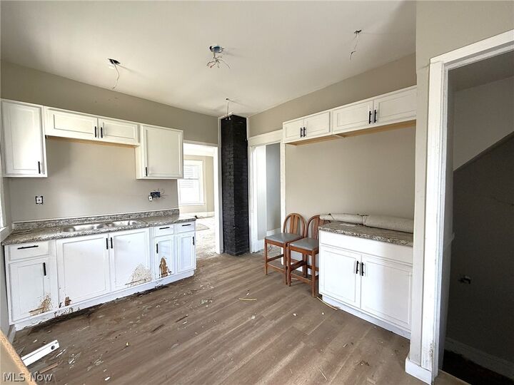 Property Photo: 10712 Grantwood Avenue OH 44108