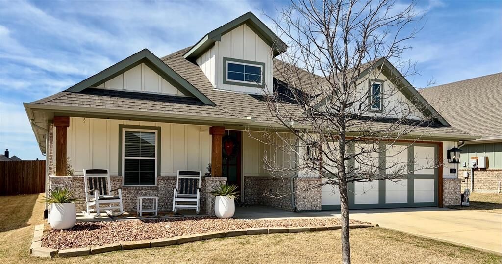 Property Photo: 916 Rodgers Avenue TX 76044