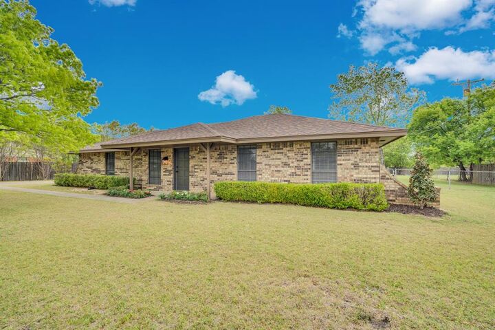Photo de la propriété:  104 Prairie View Lane  TX 75154 