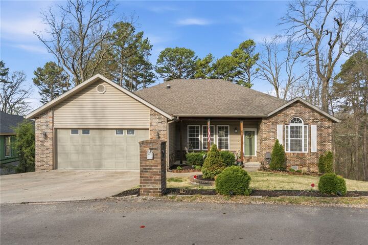 Property Photo:  10 Radcliffe Drive  AR 72714 