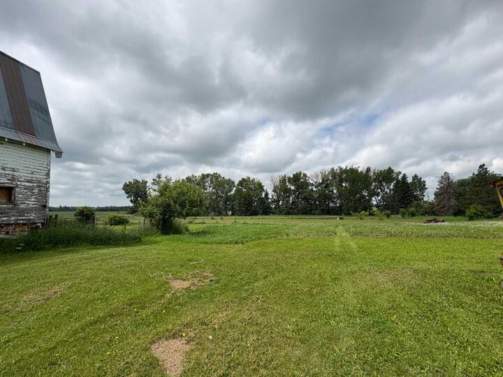 Property Photo: 431028 Range Road 255 AB T4J 1S4