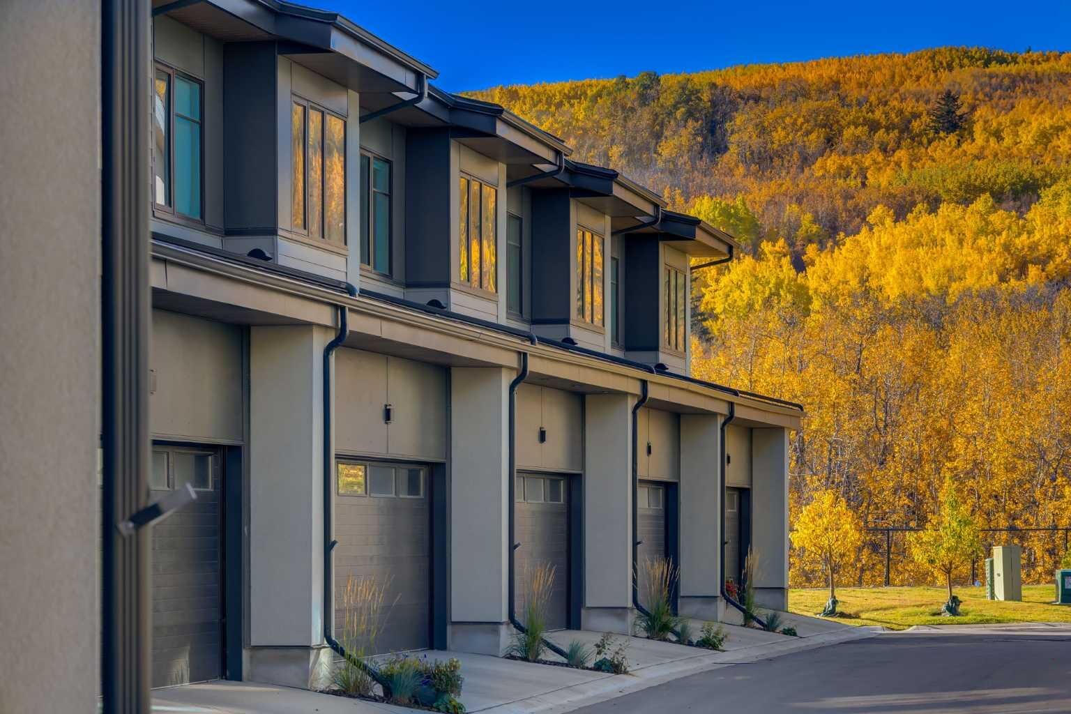 Photo de la propriété:  1453 Naa Drive SW 13  AB T3H 6H7 