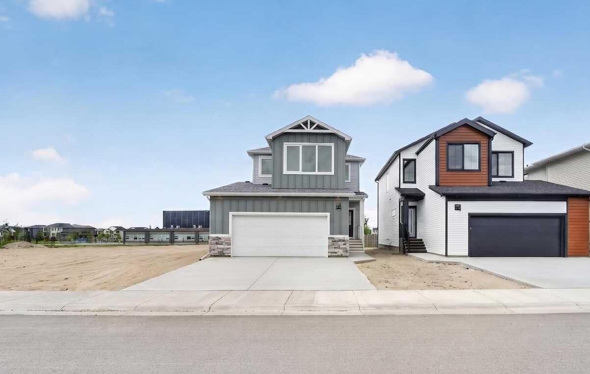 Property Photo: 4517 31 Avenue S AB T1K 8J8