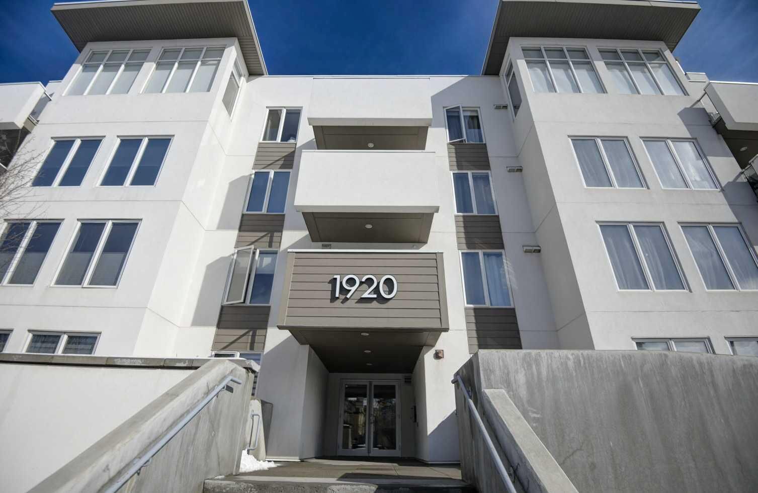 Property Photo: 1920 11 Avenue SW 106 AB T3C 0N8