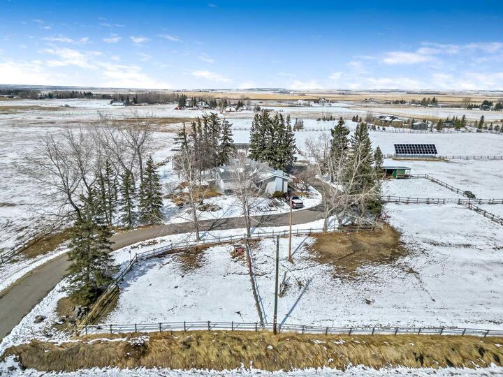 Photo de la propriété:  120050 466 Avenue E  AB T1V 1N3 