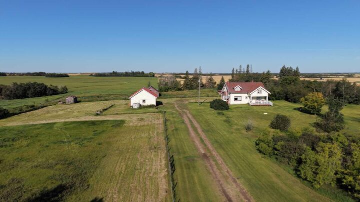 Property Photo: 473044 Hw 41 AB T9X 1T1