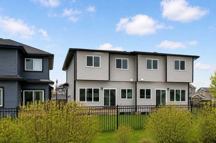 Property Photo: 25 Linden Place AB T4E 3C4