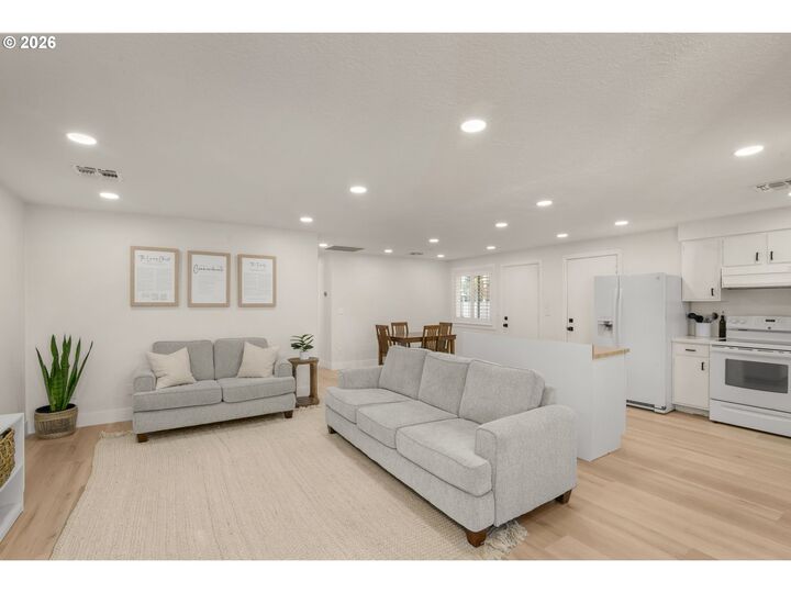 Property Photo:  2585 NE Chalmers Way  OR 97128 