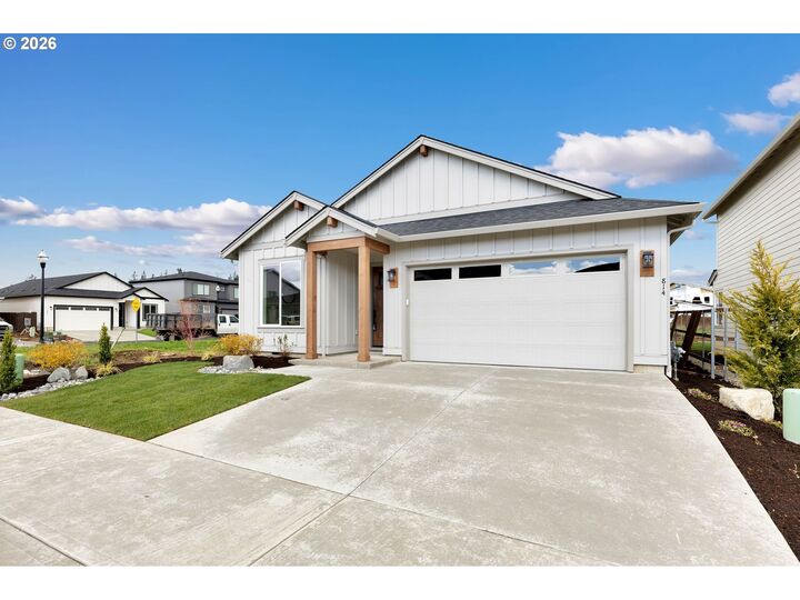 Property Photo:  814 SE 35th St  WA 98604 