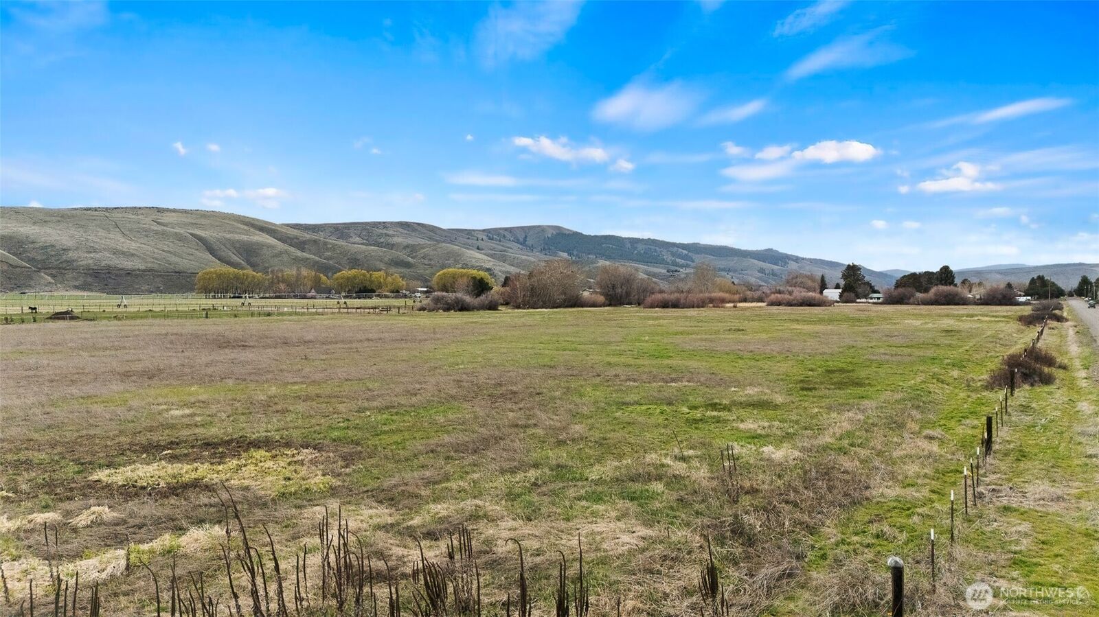 Property Photo:  1  Strande Road  WA 98926 