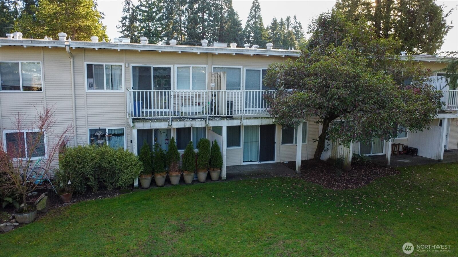 Property Photo: 12230 SE 60th Street 34 WA 98006