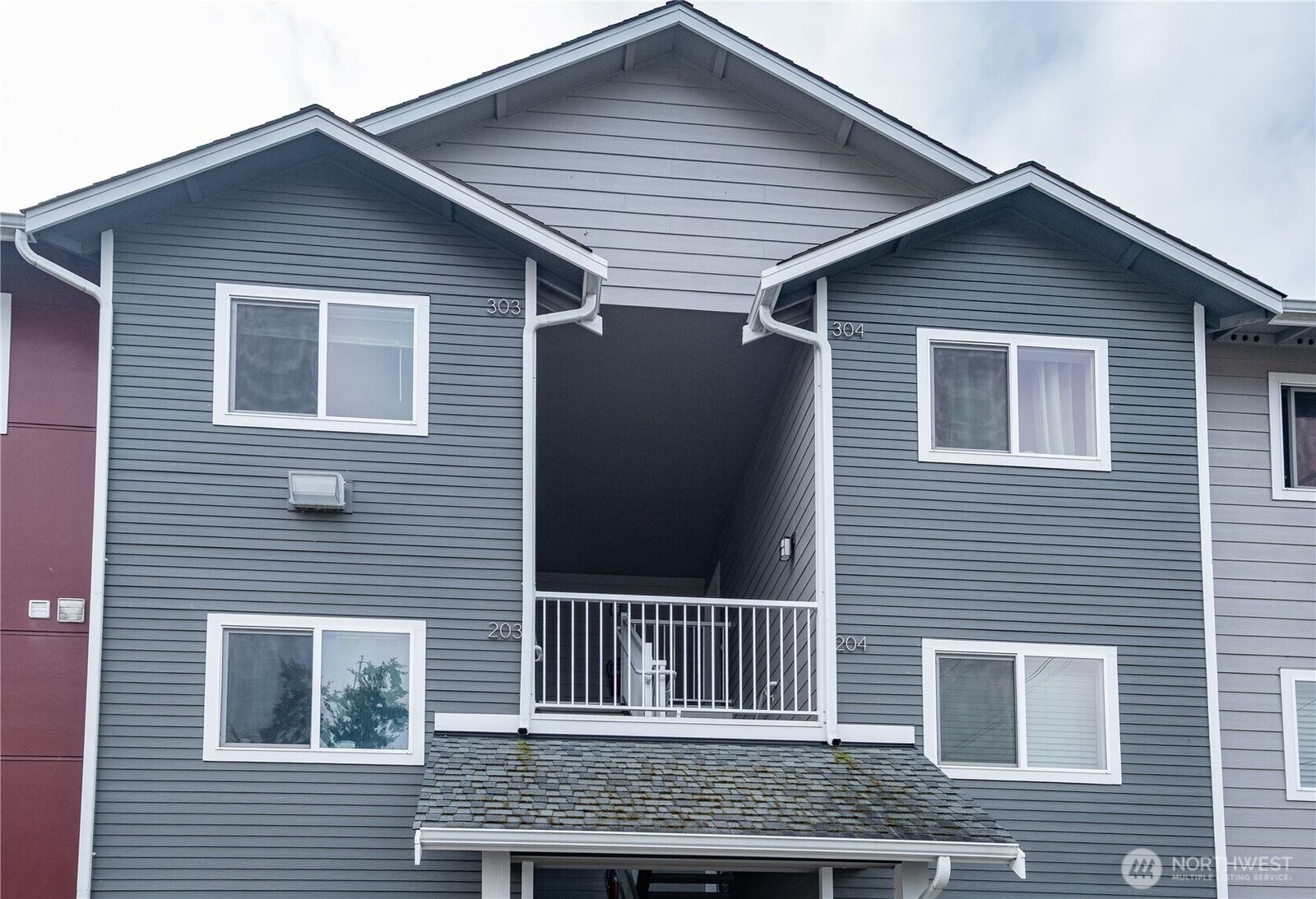 Property Photo:  1651 SW Mulberry E303  WA 98277 