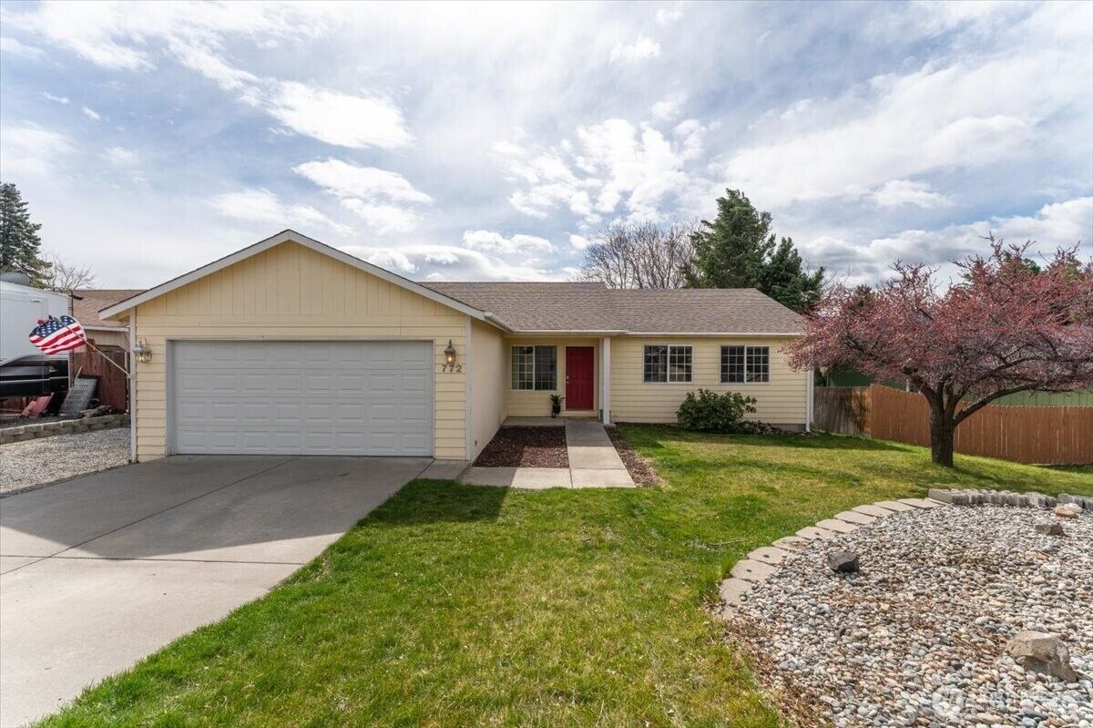 Property Photo: 772 Melbourne Court WA 98802