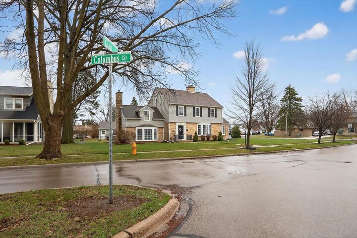 Property Photo:  1219 Columbus Circle  WI 53545 