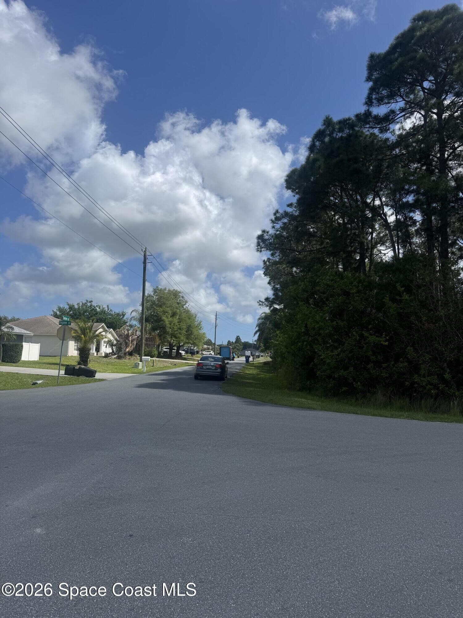 Property Photo: 2901 Toulon Road SE FL 32909