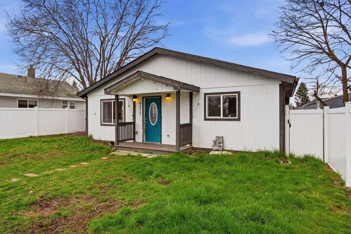 Property Photo: 4217 N Madison St WA 99205