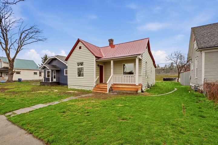 Property Photo:  1408 E Pacific Ave  WA 99202 