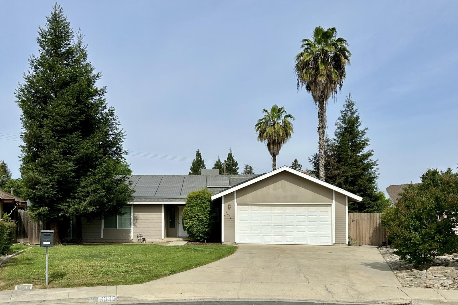Property Photo: 3030 W Orchard Avenue CA 93277