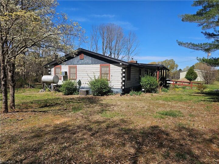 Property Photo: 1040 Barger Road NC 28146