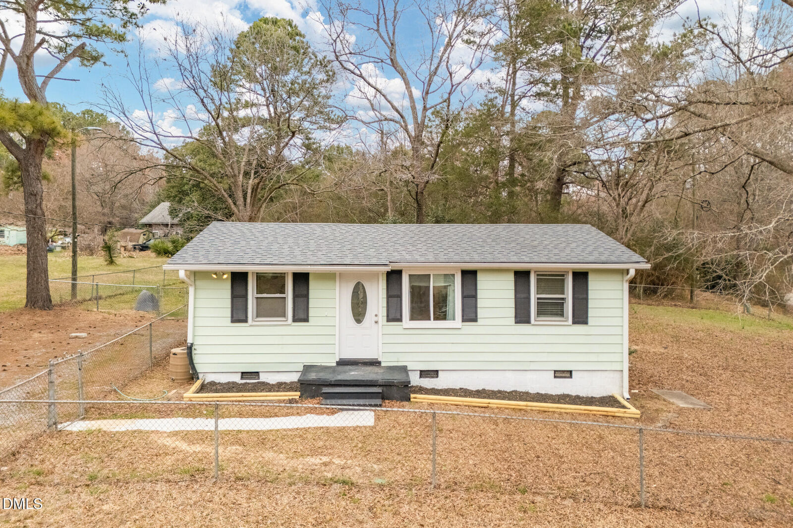 Property Photo: 2400 Trueway Lane NC 27603