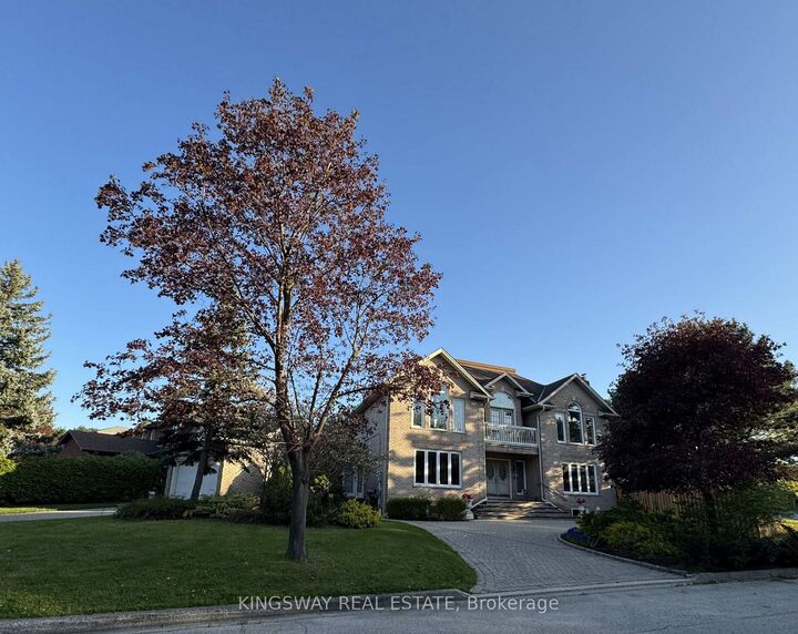 Property Photo: 4040 Lookout Court ON L4W 4E9