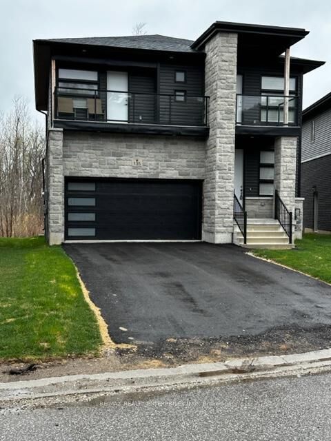 135 Rosie Street — photo 1