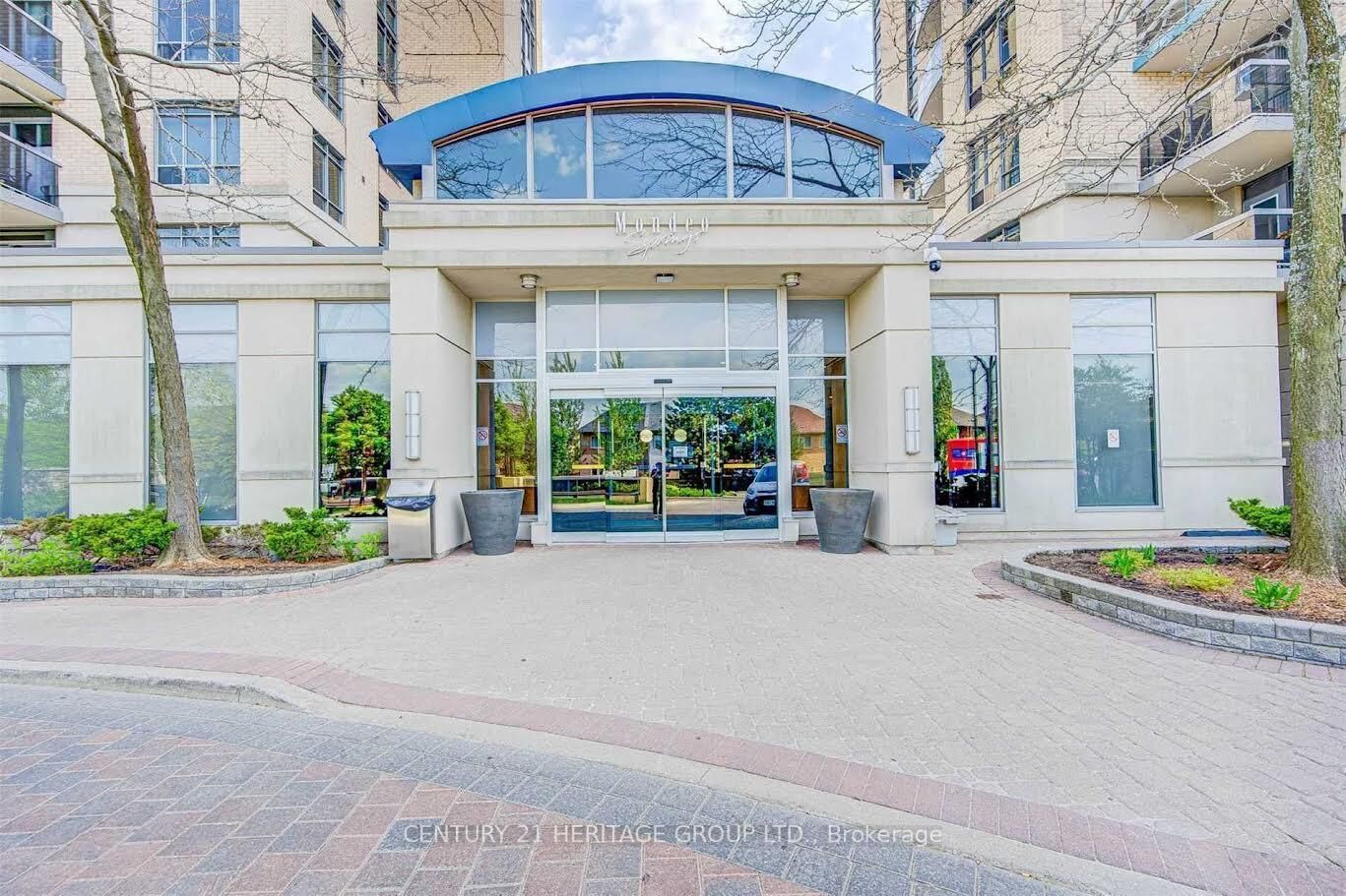 Photo de la propriété: 8 Mondeo Drive 415 ON M1P 5C7