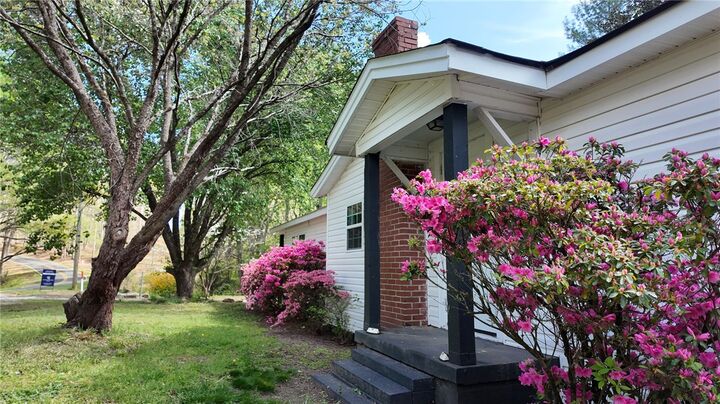 Property Photo:  303 Garren Road  SC 29627 