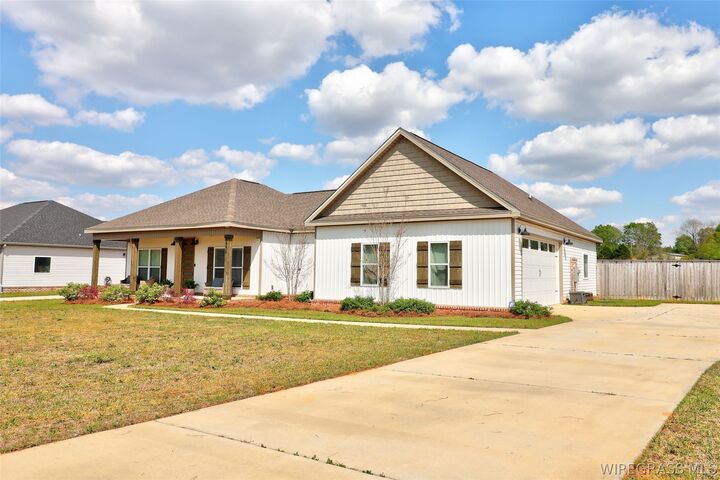 Property Photo:  2236 County Road 712  AL 36330 