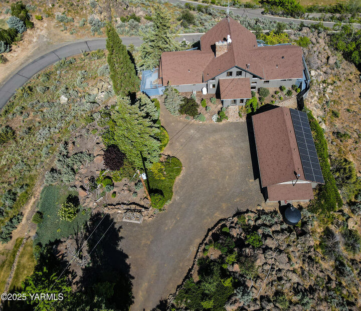 Property Photo:  541 Basalt Springs Way  WA 98937 