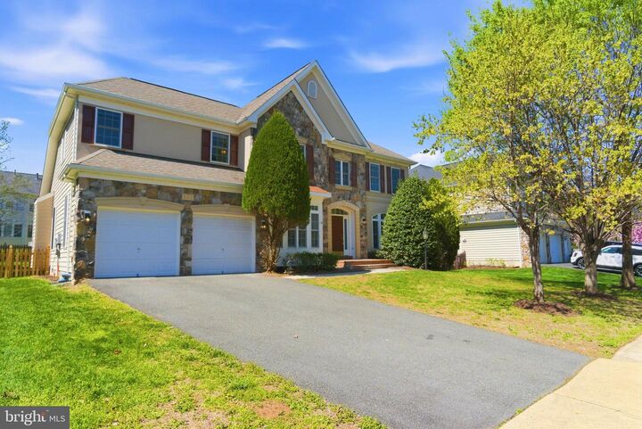 Property Photo:  903 Tinsman Drive NE  VA 20176 