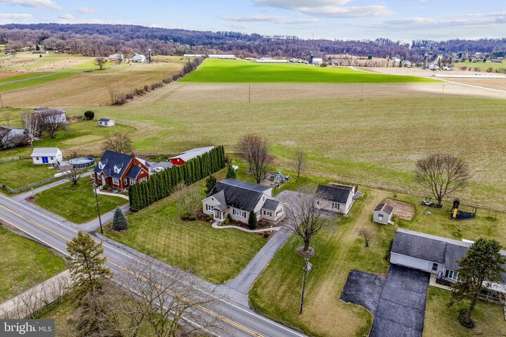 Property Photo:  330 S Reamstown Road  PA 17522 